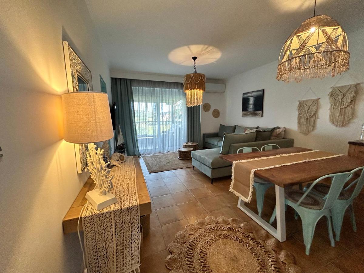Calliopes By The Sea Boutique Suites Paralia Dionysiou Exteriör bild