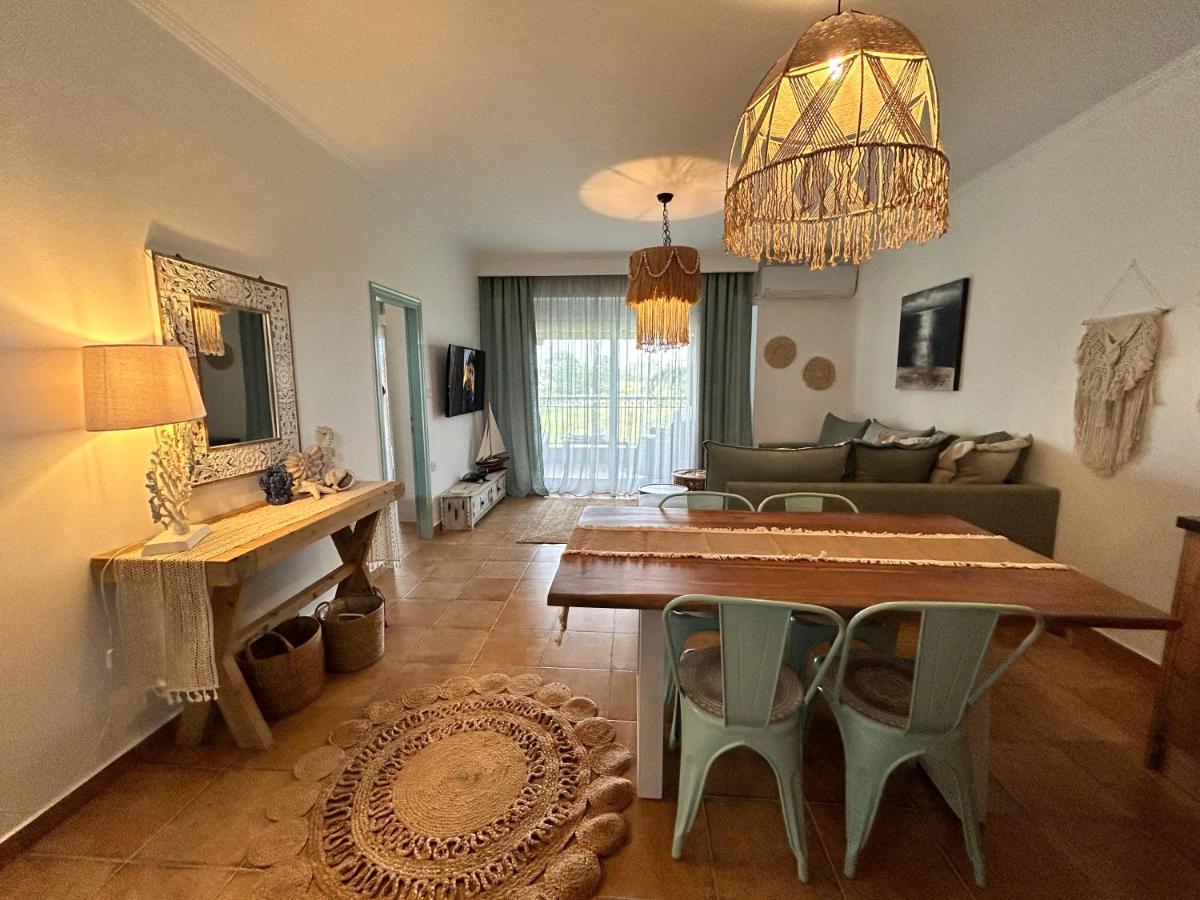 Calliopes By The Sea Boutique Suites Paralia Dionysiou Exteriör bild