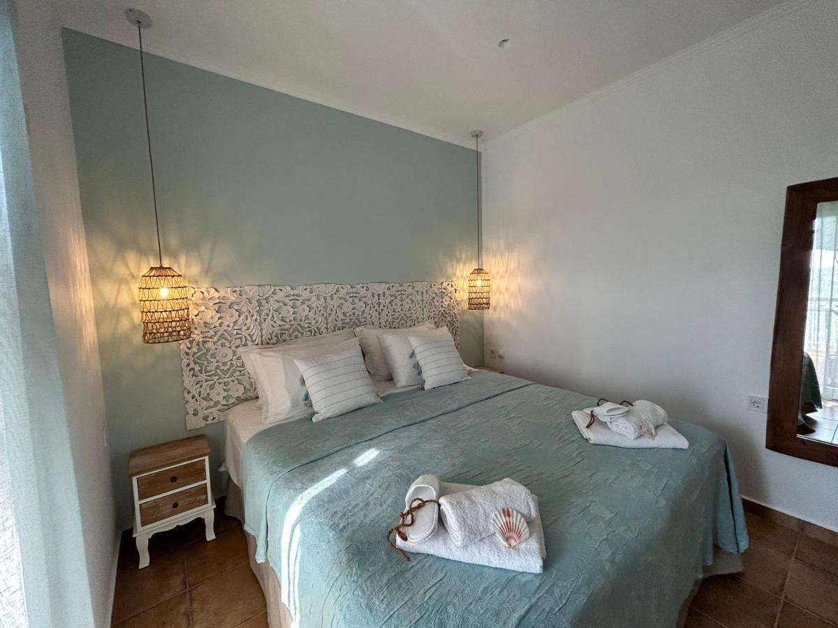 Calliopes By The Sea Boutique Suites Paralia Dionysiou Exteriör bild
