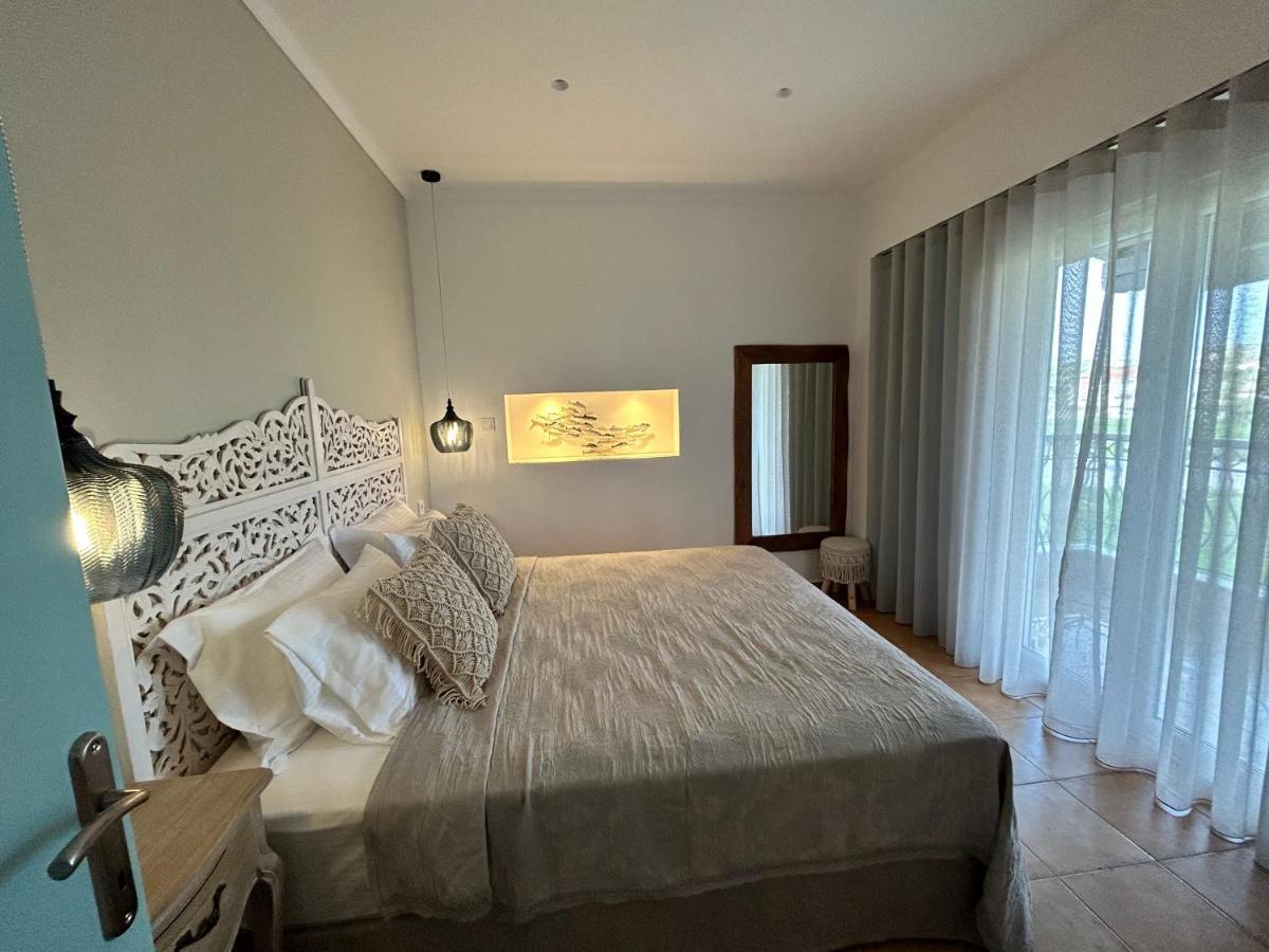 Calliopes By The Sea Boutique Suites Paralia Dionysiou Exteriör bild