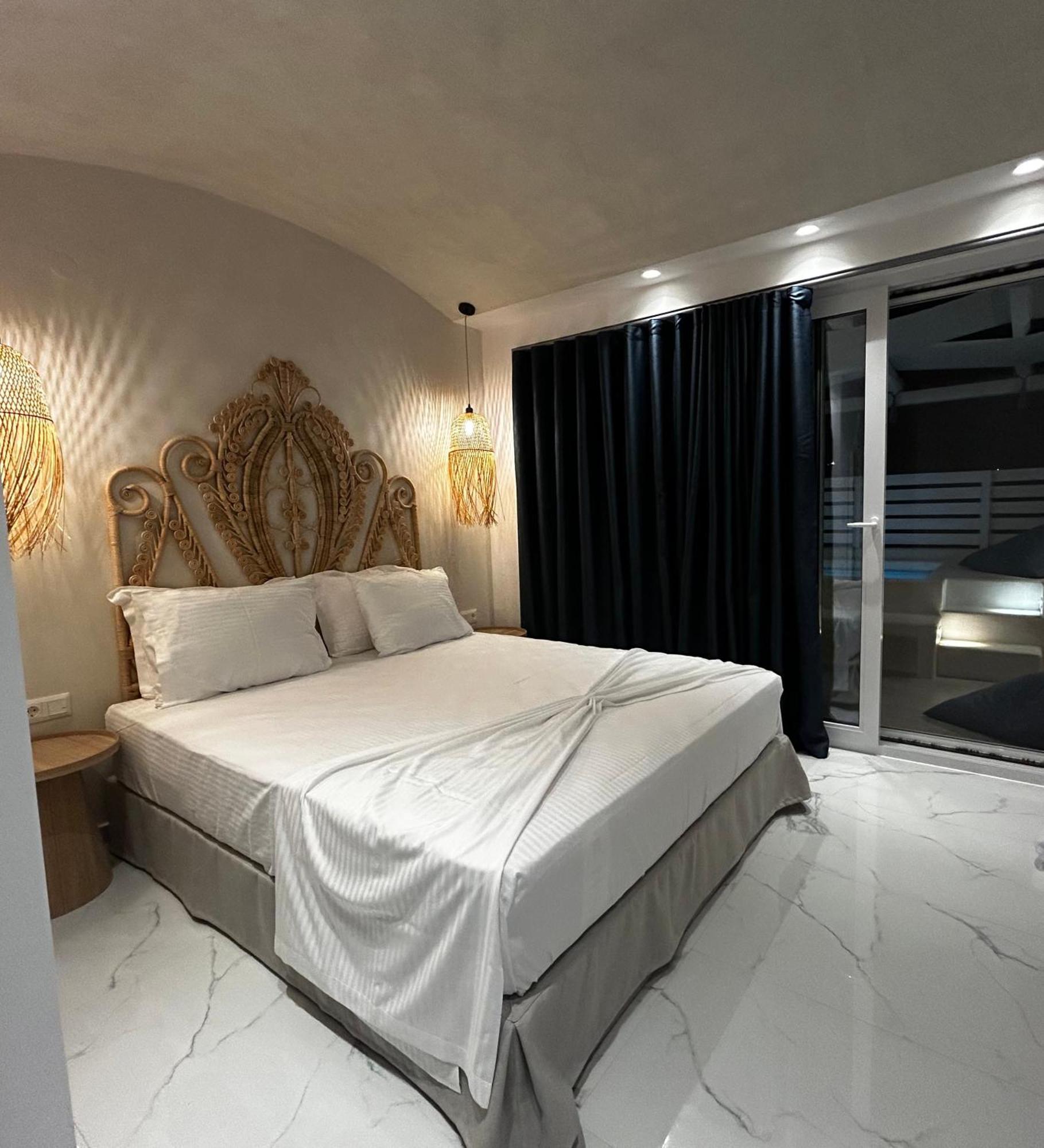 Calliopes By The Sea Boutique Suites Paralia Dionysiou Exteriör bild